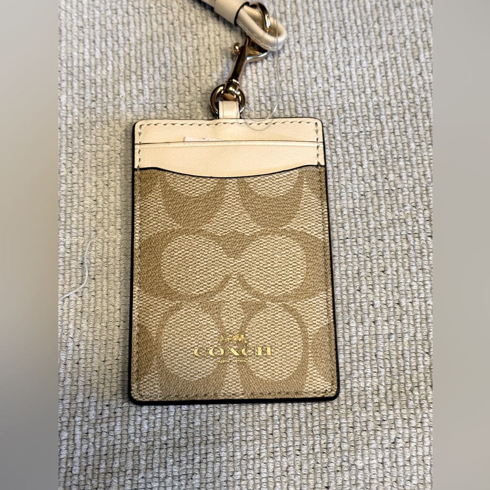 Coach Id Card Holder. Cream and white signature canvas. Brand new with tags. NWT - Picture 2 of 6